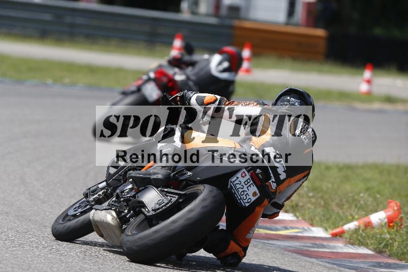 /27 12.06.2025 Ducati Schweiz Trackday Warmup  ADR/gruen-vert/27